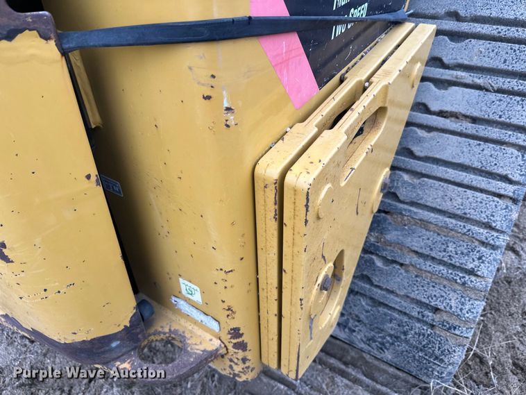 image for item DW4316 2013 Caterpillar 277C2 tracked skid steer loader