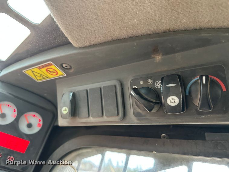 image for item DW4316 2013 Caterpillar 277C2 tracked skid steer loader