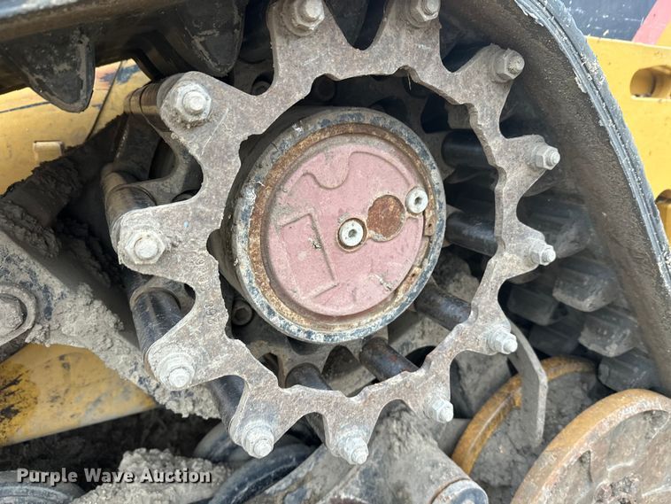 image for item DW4316 2013 Caterpillar 277C2 tracked skid steer loader