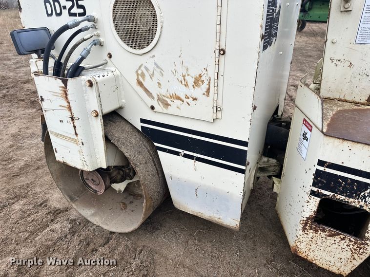 image for item DW4318 Ingersoll Rand DD-25 double drum vibratory roller