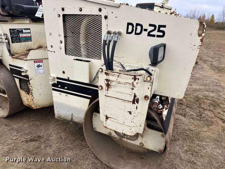 image for item DW4318 Ingersoll Rand DD-25 double drum vibratory roller
