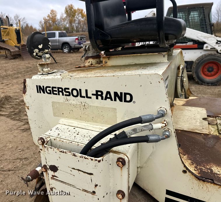 image for item DW4318 Ingersoll Rand DD-25 double drum vibratory roller