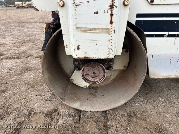 image for item DW4318 Ingersoll Rand DD-25 double drum vibratory roller
