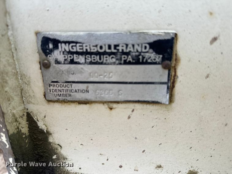 image for item DW4318 Ingersoll Rand DD-25 double drum vibratory roller