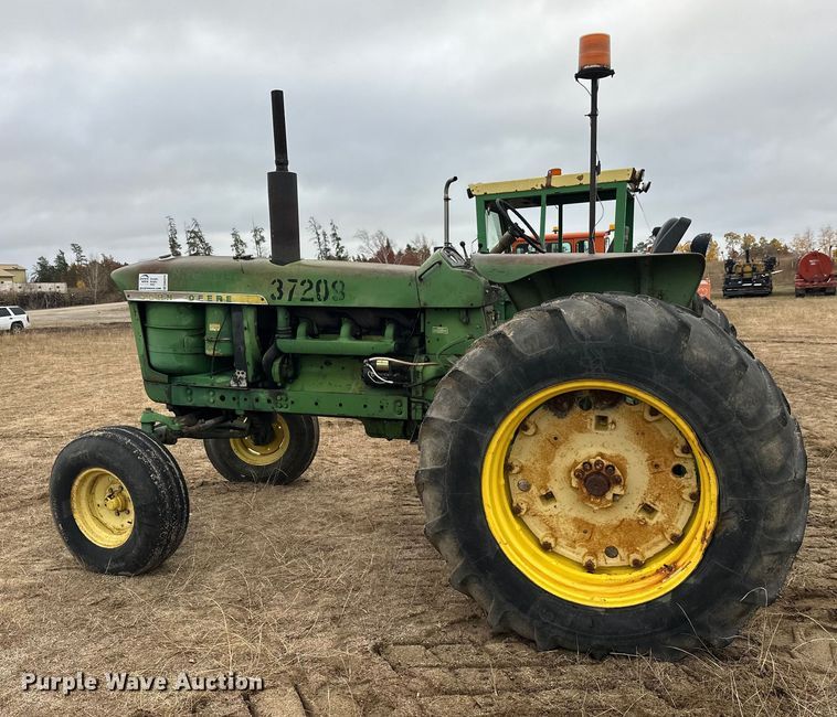 image for item DW4319 1968 John Deere 4020 tractor