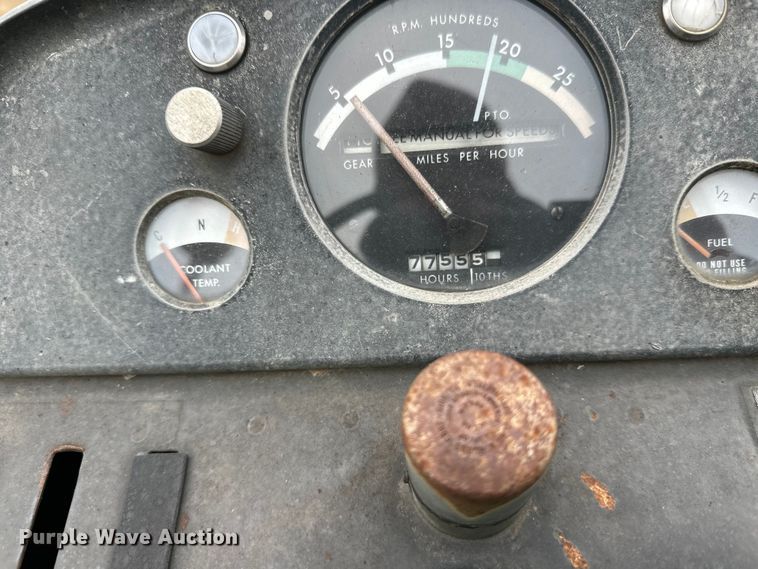 image for item DW4319 1968 John Deere 4020 tractor