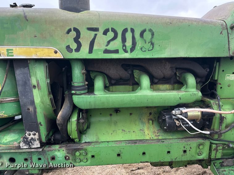 image for item DW4319 1968 John Deere 4020 tractor