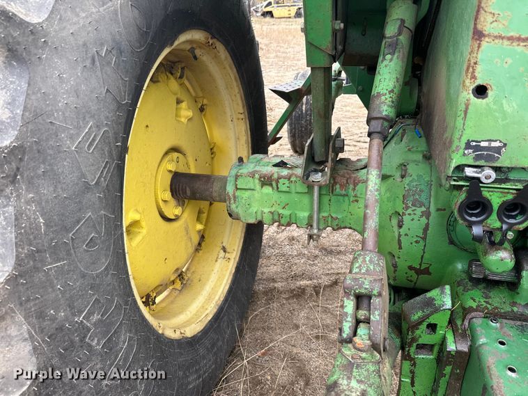 image for item DW4320 1970 John Deere 4020 tractor