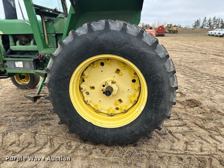 image for item DW4320 1970 John Deere 4020 tractor