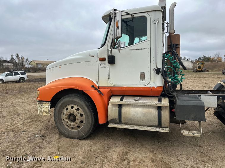 image for item DW4321 2007 International 9400i semi truck