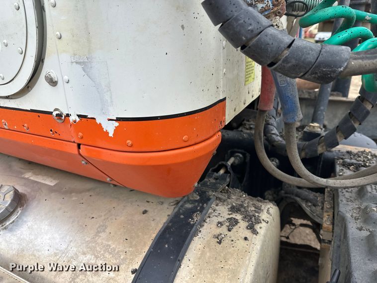 image for item DW4321 2007 International 9400i semi truck