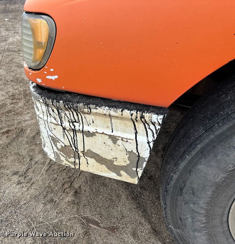 image for item DW4321 2007 International 9400i semi truck