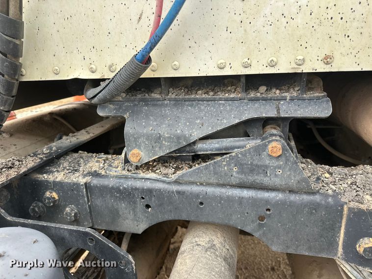 image for item DW4321 2007 International 9400i semi truck