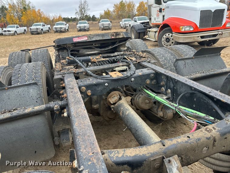 image for item DW4321 2007 International 9400i semi truck