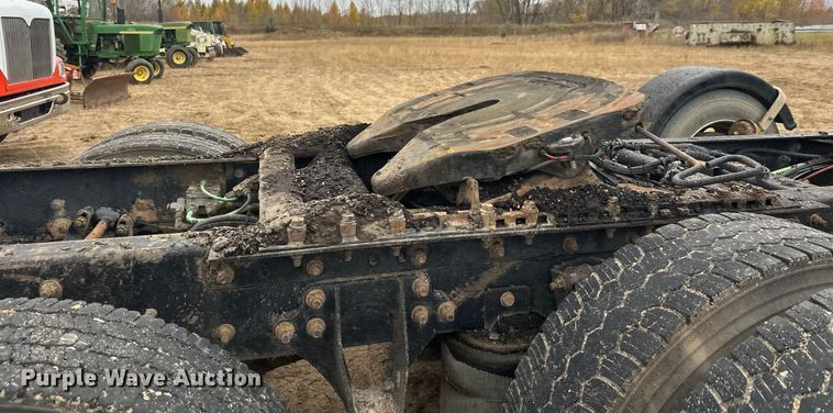 image for item DW4321 2007 International 9400i semi truck