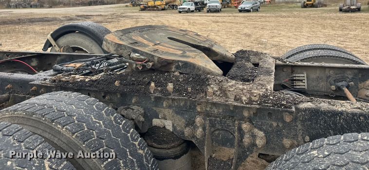 image for item DW4321 2007 International 9400i semi truck