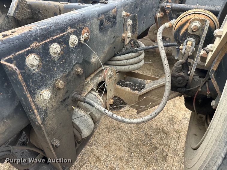 image for item DW4321 2007 International 9400i semi truck