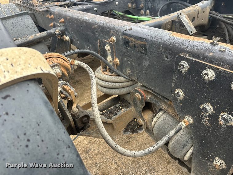 image for item DW4321 2007 International 9400i semi truck