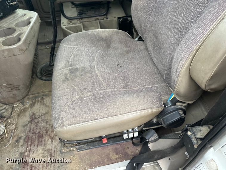 image for item DW4321 2007 International 9400i semi truck