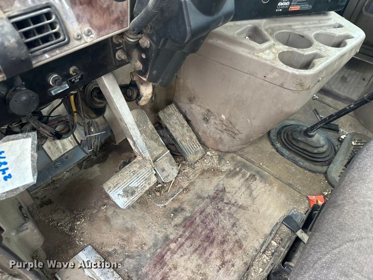 image for item DW4321 2007 International 9400i semi truck