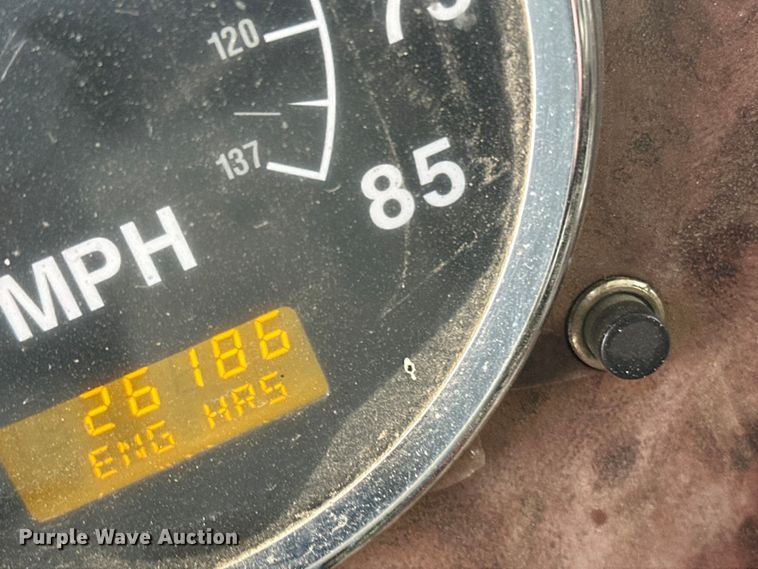 image for item DW4321 2007 International 9400i semi truck