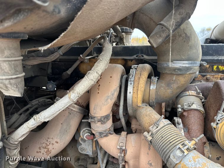 image for item DW4321 2007 International 9400i semi truck