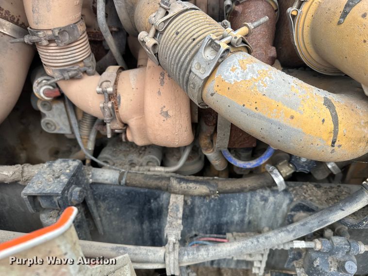 image for item DW4321 2007 International 9400i semi truck