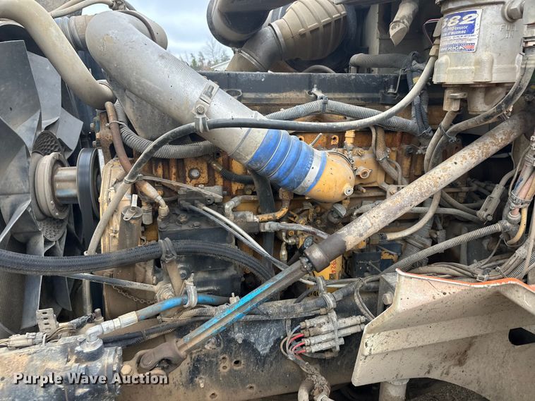 image for item DW4321 2007 International 9400i semi truck