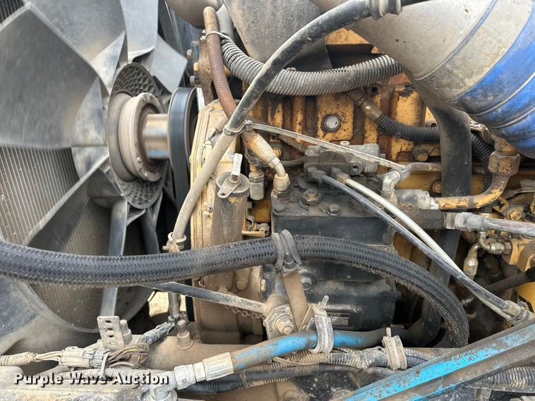 image for item DW4321 2007 International 9400i semi truck