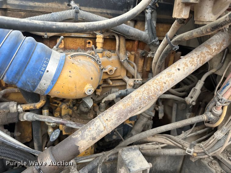 image for item DW4321 2007 International 9400i semi truck