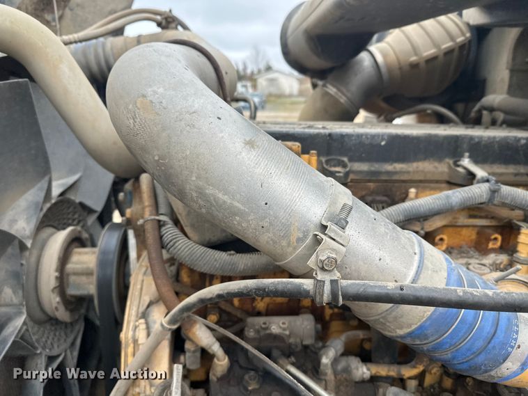 image for item DW4321 2007 International 9400i semi truck