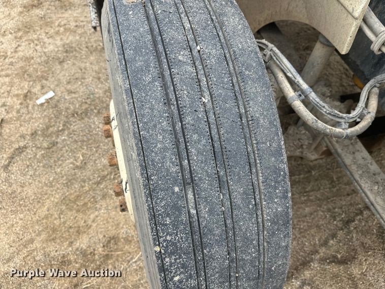 image for item DW4321 2007 International 9400i semi truck