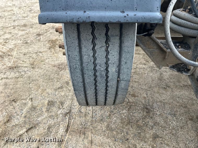 image for item DW4321 2007 International 9400i semi truck