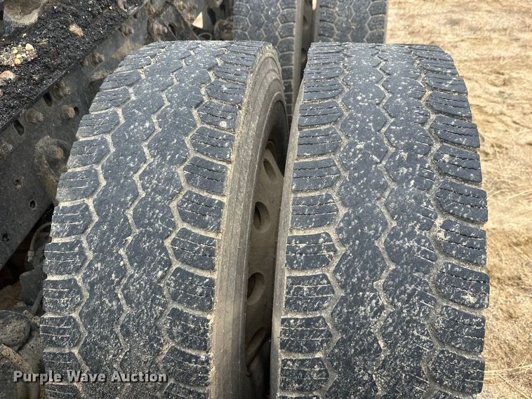 image for item DW4321 2007 International 9400i semi truck