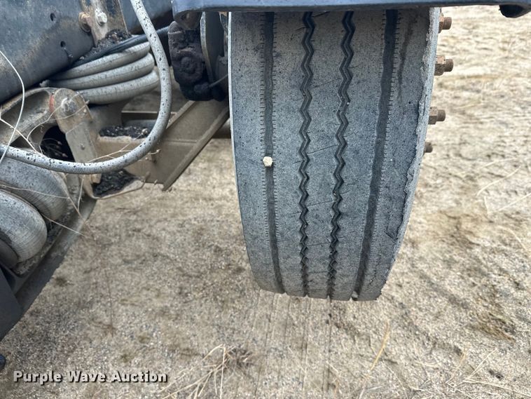 image for item DW4321 2007 International 9400i semi truck