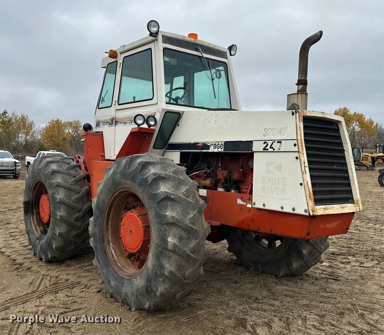 image for item DW4322 Case 2470 4WD tractor