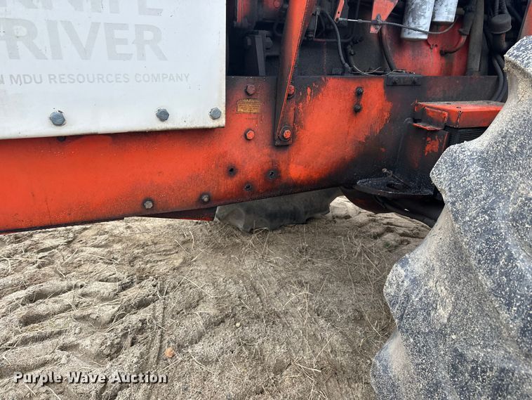 image for item DW4322 Case 2470 4WD tractor