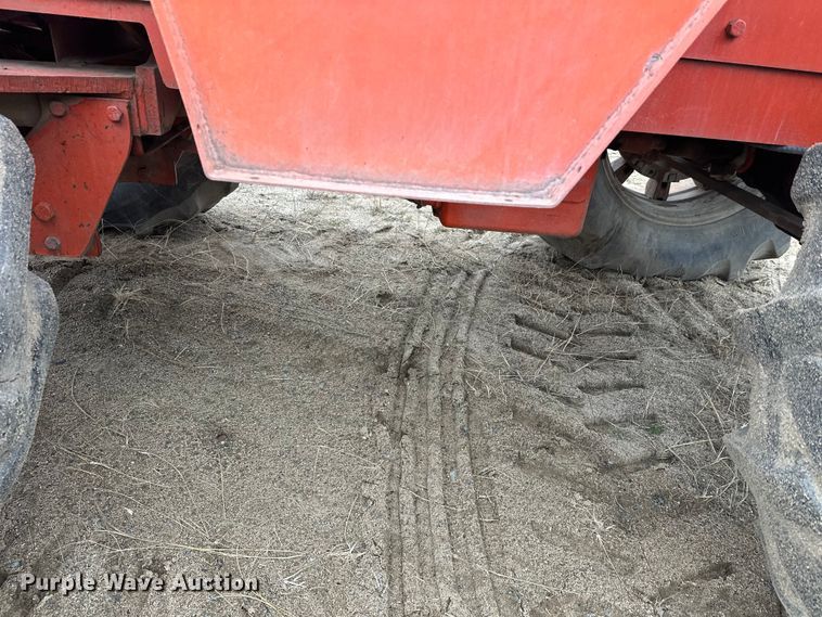 image for item DW4322 Case 2470 4WD tractor