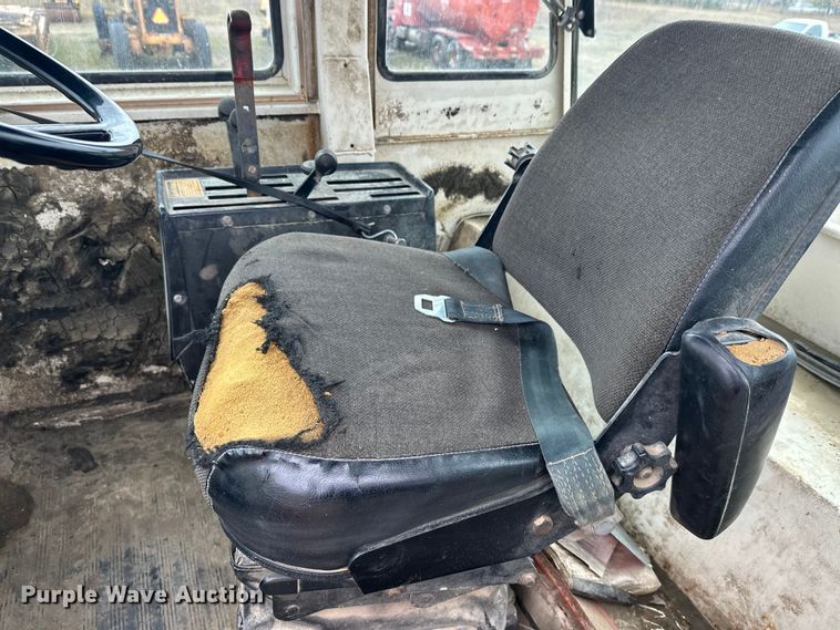 image for item DW4322 Case 2470 4WD tractor