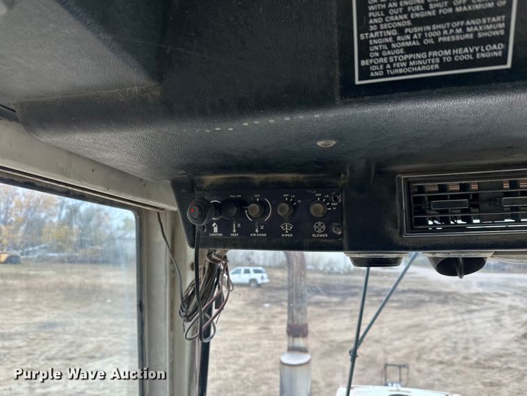 image for item DW4322 Case 2470 4WD tractor