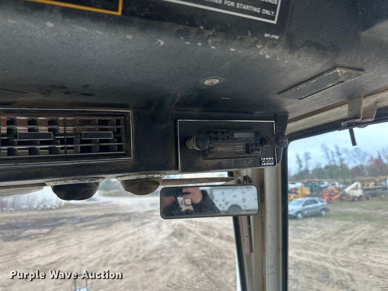 image for item DW4322 Case 2470 4WD tractor