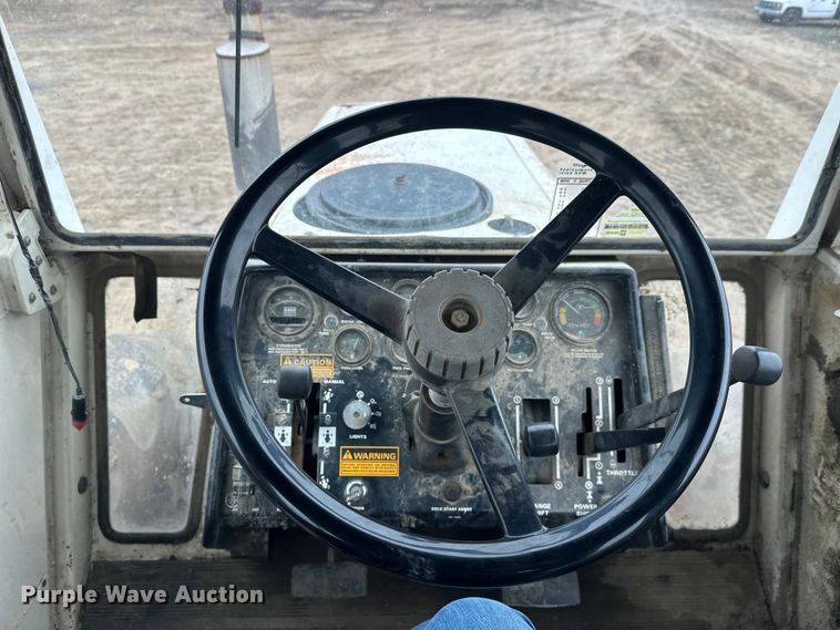 image for item DW4322 Case 2470 4WD tractor