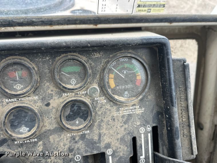 image for item DW4322 Case 2470 4WD tractor