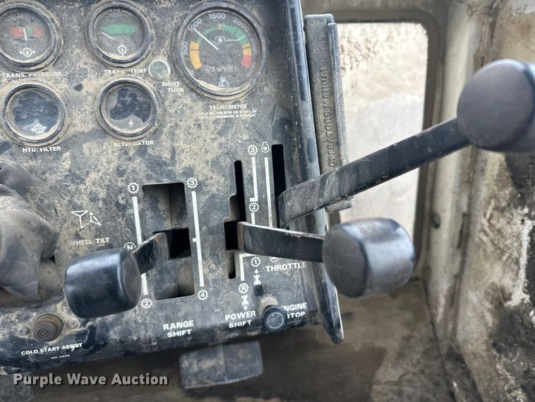 image for item DW4322 Case 2470 4WD tractor