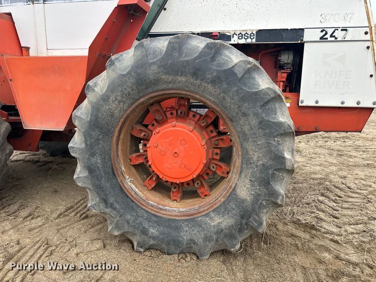 image for item DW4322 Case 2470 4WD tractor