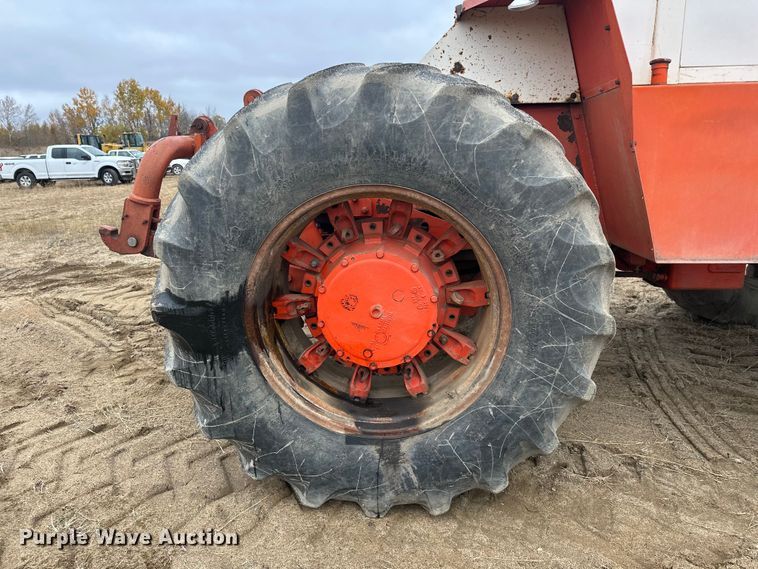 image for item DW4322 Case 2470 4WD tractor