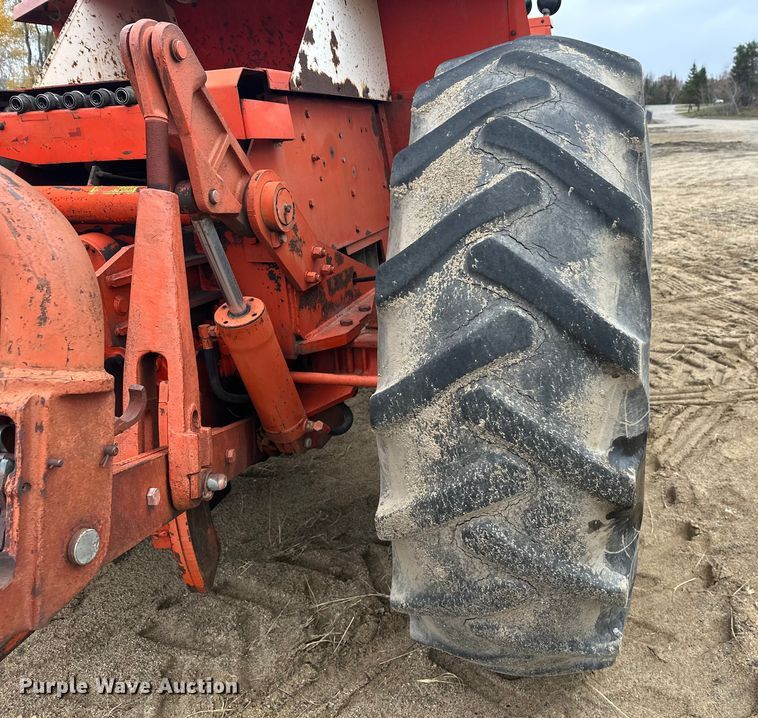 image for item DW4322 Case 2470 4WD tractor