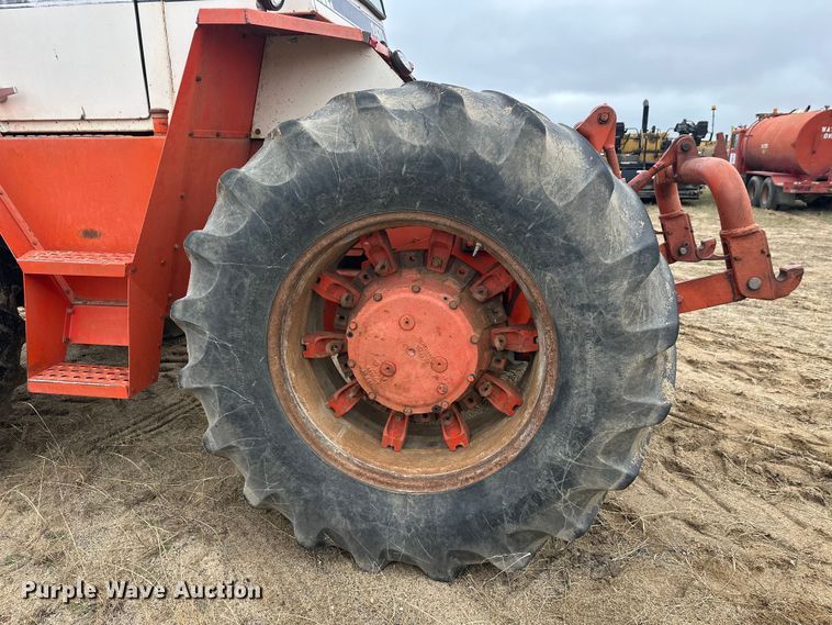 image for item DW4322 Case 2470 4WD tractor