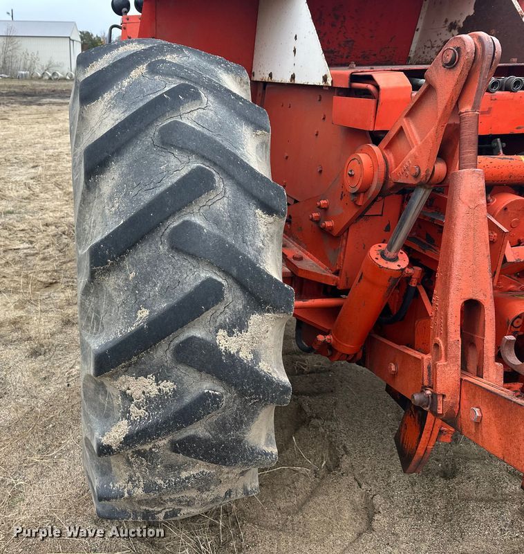 image for item DW4322 Case 2470 4WD tractor