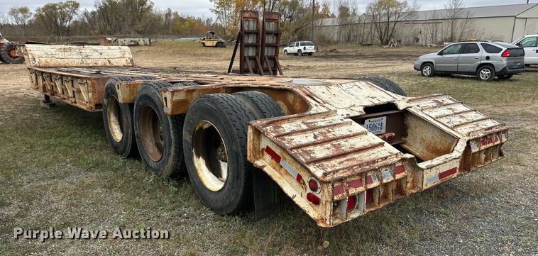 image for item DW4323 1971 Freuhauf TCW42HL drop deck equipment trailer